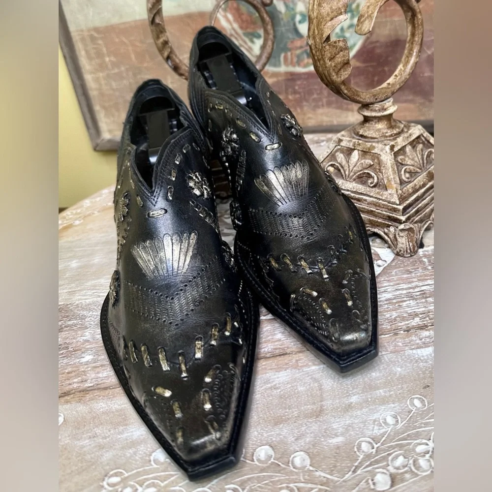 EUC BCBGirls “Toom” Vintage Style Boho Western Ankle Booties. Size 37.5/7.5 - Picture 4 of 14